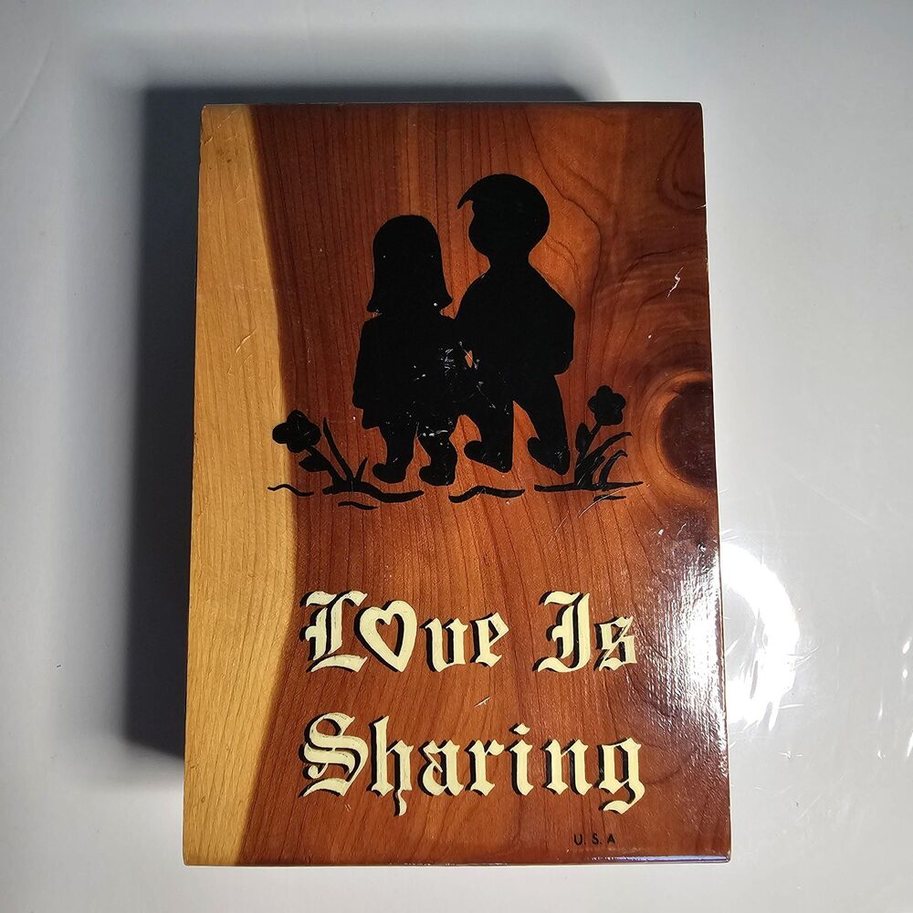 Vintage "Love is Sharing" Cedar Box for Rings Jewelry Souvenir Pottstown PA MCM
